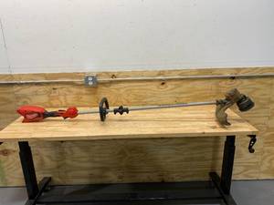 lot 7 image: MILWAUKEE M18 18-Volt Lithium-Ion Brushless Cordless String Trimmer (Tool-Only)