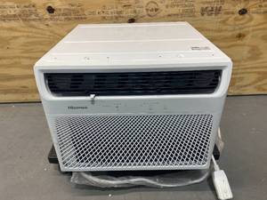 lot 113 image: HISENSE 1000-sq ft Window Air Conditioner with Heater (230-Volt 18000-BTU)