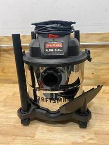 lot 58 image: CRAFTSMAN 5-Gallon Corded Portable WetDry Shop Vacuum