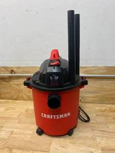 lot 119 image: CRAFTSMAN 5 Gallon WetDry Shop Vac