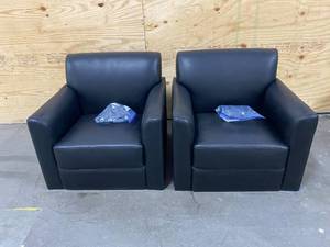 lot 122 image: Lot of 2- Black Lounge Chairs