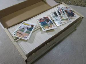 (F-0) Box Full of 1991 Upper Deck B...