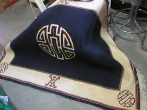 (F-3) Area Rug 4 ft x 6 ft...