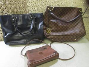 (CS) 3 Purses...