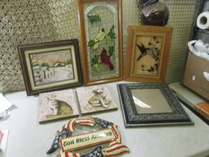 (EW5) Assorted Wall Decor...