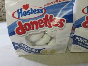 (B-3) 6 Bags Hostess Donettes Powde...