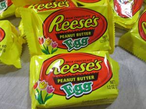 (B-3) 18 Reeses Peanut Butter Eggs ...