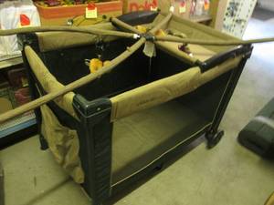 (A-4) Eddie Bauer Portable Play Pen...