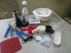 (F-0) Assorted Kitchen Gadgets Etc...