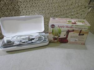 (CS) Electric Knife and Apple Peele...