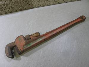 (E-2) 24 Pipe Wrench...