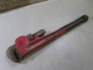 (E-2) 24 Pipe Wrench...