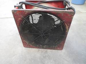 lot 11 image: ELECTRIC SUPER VAC VENTILATION FAN (RED)