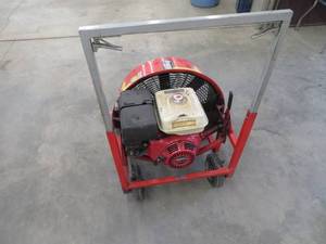 lot 13 image: GAS SUPER VAC MOBILE FAN - HONDA 8.0