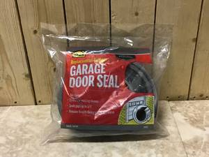 M-D Building Products 2-58 in. x 18 ft. Vinyl Replacement for Garage Door Bottom Customer Returns See Pictures