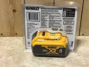 DEWALT 20-Volt MAX XR Premium Lithium-Ion 4.0Ah Battery Pack Customer Returns See Pictures