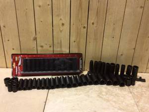 lot 1 image: Lot of Assorted Husky Impact Sockets Customer Returns See Pictures