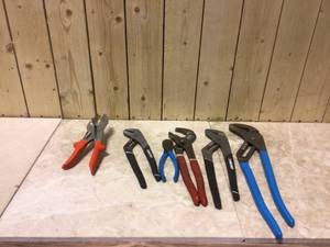 lot 2 image: Lot of Assorted Tools Customer Returns See Pictures
