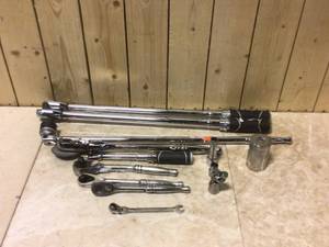 lot 5 image: Lot of Husky Tools Customer Returns See Pictures