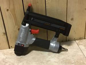 lot 21 image: 18-Gauge Pneumatic Brad Nailer by Porter-Cable Customer Returns See Pictures