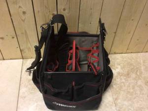 lot 29 image: Husky Tool Backpack See Pictures
