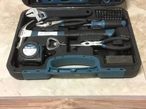 lot 37 image: Anvil Tool Set Customer Returns See Pictures