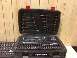 lot 46 image: Husky Mechanics Tool Set (270-Piece) 3 Screws Missing Customer Returns See Pictures