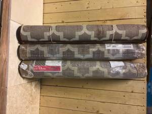 lot 81 image: Lot of 3 Assorted Rugs See Pictures