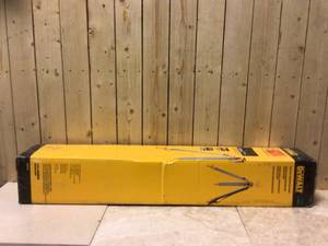 lot 89 image: Dewalt Tripod Stand Customer Returns See Pictures