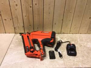 Paslode CFN325XP Lithium-Ion Battery 30° Cordless Framing Nailer Customer Returns See Pictures