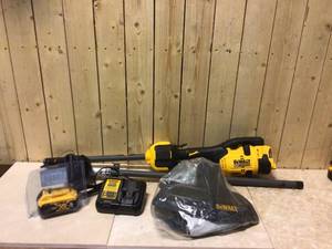 DEWALT FLEXVOLT 60-Volt MAX Lithium- Ion Electric Cordless Attachment Capable String Trimmer Customer Returns See Pictures