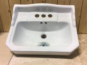 Foremost Series 1920 19.125 in. L Pedestal Sink Basin in White Customer Returns See Pictures