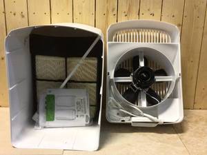 6-Gal. Evaporative Humidifier for 2700 sq. ft. by AIRCARE  Small Damage Customer Returns See Pictures