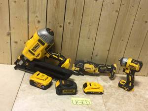 MIX LOT OF DEWALT TOOL SET  USED Customer Returns See Pictures