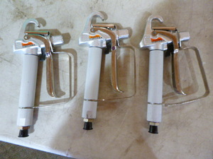 lot 6 image: 3 Spray Paint Guns