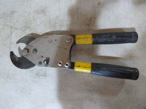lot 62 image: HKP Compact Ratcheting Cable Cutter