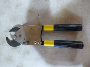 lot 63 image: HKP Compact Ratcheting Cable Cutter