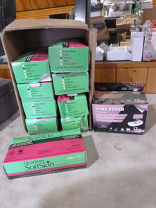 lot 78 image: 9 Boxes of Quantum Softskin Powder Free Latex Gloves