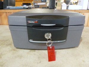 lot 80 image: Sentry Safe