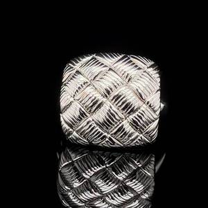 14k White Gold Tailored Pillow Top Fashion Ring Excellent Condition. No reserve.