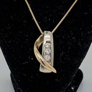 Classic Luxury Estate 0.10ctw Diamond Journey Channel Ribbon Pendant Necklace in 14k Two-Tone Gold $999 Retail VIDEO