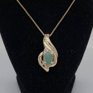Natural Emerald &amp Diamond Accent Love Knot Swirl Pendant Necklace in Yellow Gold $550 Retail