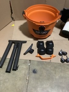 RIDGID 9 Gal. 4.25-Peak HP NXT WetDry Shop Vacuum with Filter, Hose and Accessories. See Pictures