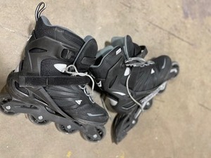 lot 9 image: Rollerblade Zetrablade Mens Adult Fitness Inline Skate, Black and Silver Size 9 customer return see pictures