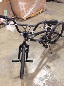 lot 18 image: Mongoose Index 1.0 20 Freestyle Bike - Black Customer Returns see Pic