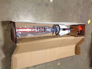 lot 33 image: Echo 21 in. 21.2 cc Gas 2-Stroke Cycle Hedge Trimmer not used