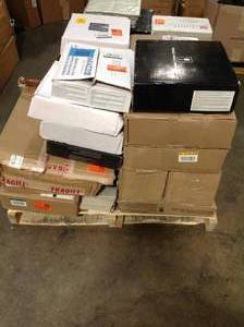 lot 40 image: Pallet With Assorted Ceramic Tiles Customer Returns See Pictures