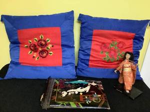 lot 73 image: Asian Themed Lot