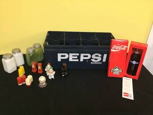 lot 82 image: VintageAntique Shakers, Cola &