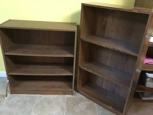 lot 88 image: 2 Bookshelves